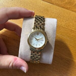 Kendra Scott Alex Gold Tone Stainless Steel 28mm Watch in Ivory Mother of Pearl.